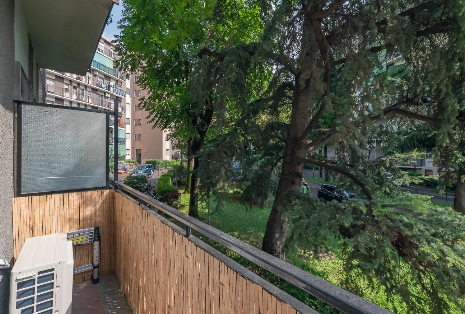 Milano 2 Pax Wi-Fi- Via D'Agrate, 19 C Apartment 0*, Milan Italy